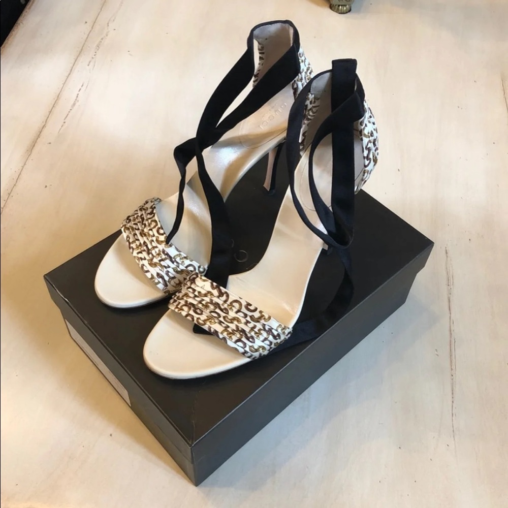 Gucci stilettos comes with extra heel replacement